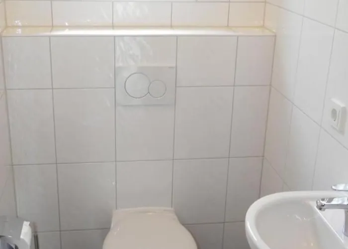 E18 Mit Garten Und Terrasse By Interhome *