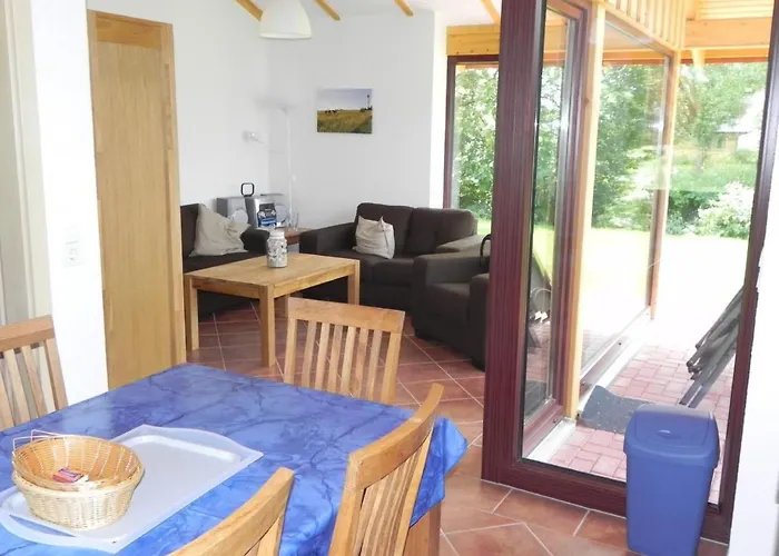 Holiday home E18 Mit Garten Und Terrasse By Interhome