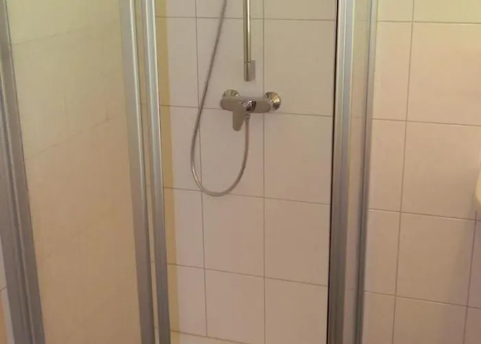 E18 Mit Garten Und Terrasse By Interhome *