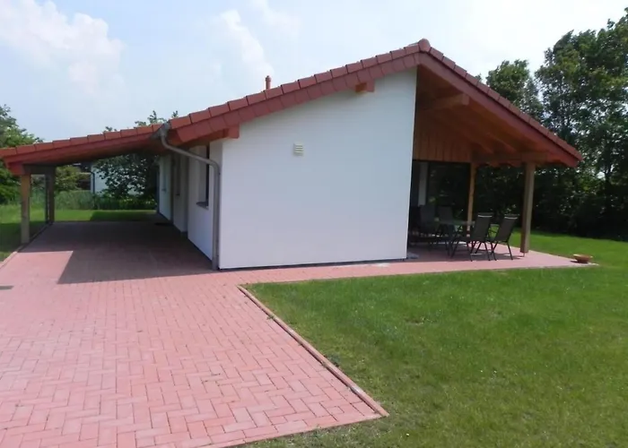 Holiday home E18 Mit Garten Und Terrasse By Interhome *