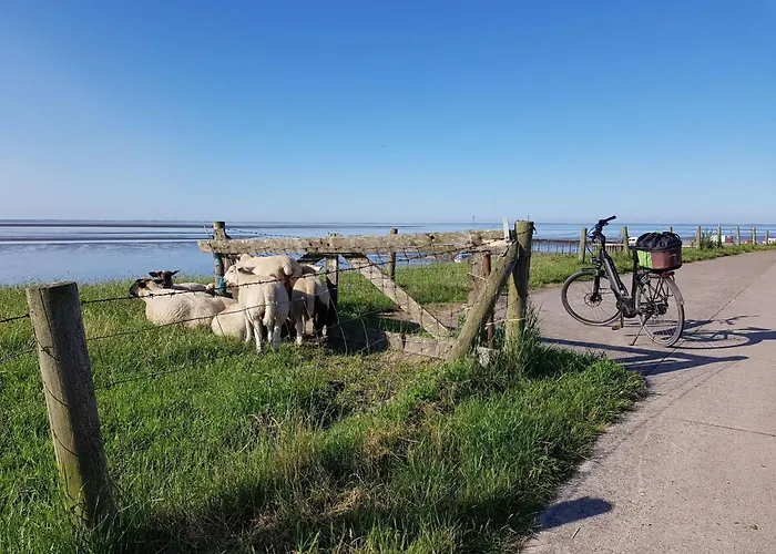 Holiday home E18 Mit Garten Und Terrasse By Interhome *